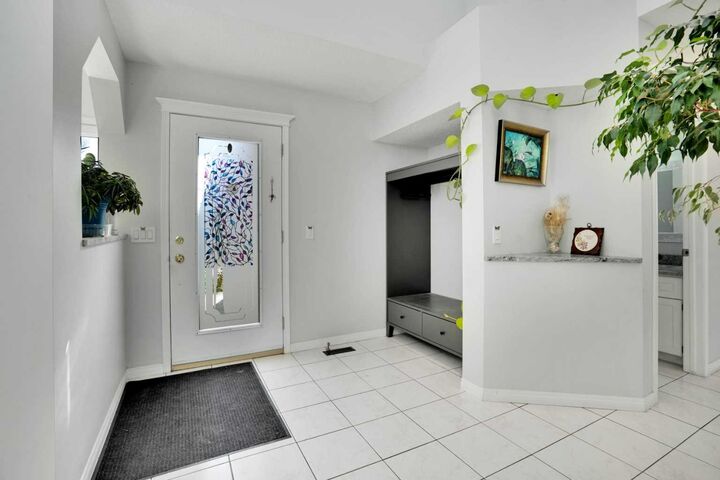 Property Photo:  134 Diamond Drive SE  AB T2J 7B3 