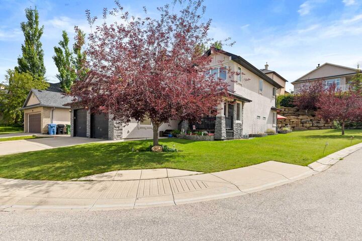 Property Photo:  182 Sienna Park Drive SW  AB T3H 5H5 