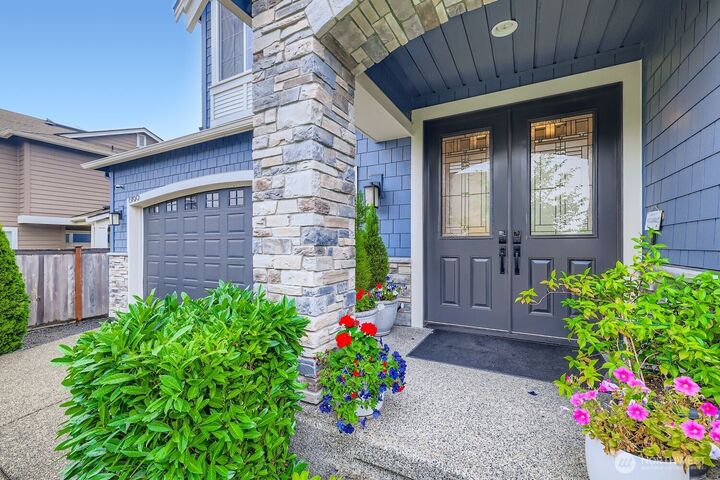Property Photo:  6190 SE 112th Lane  WA 98006 