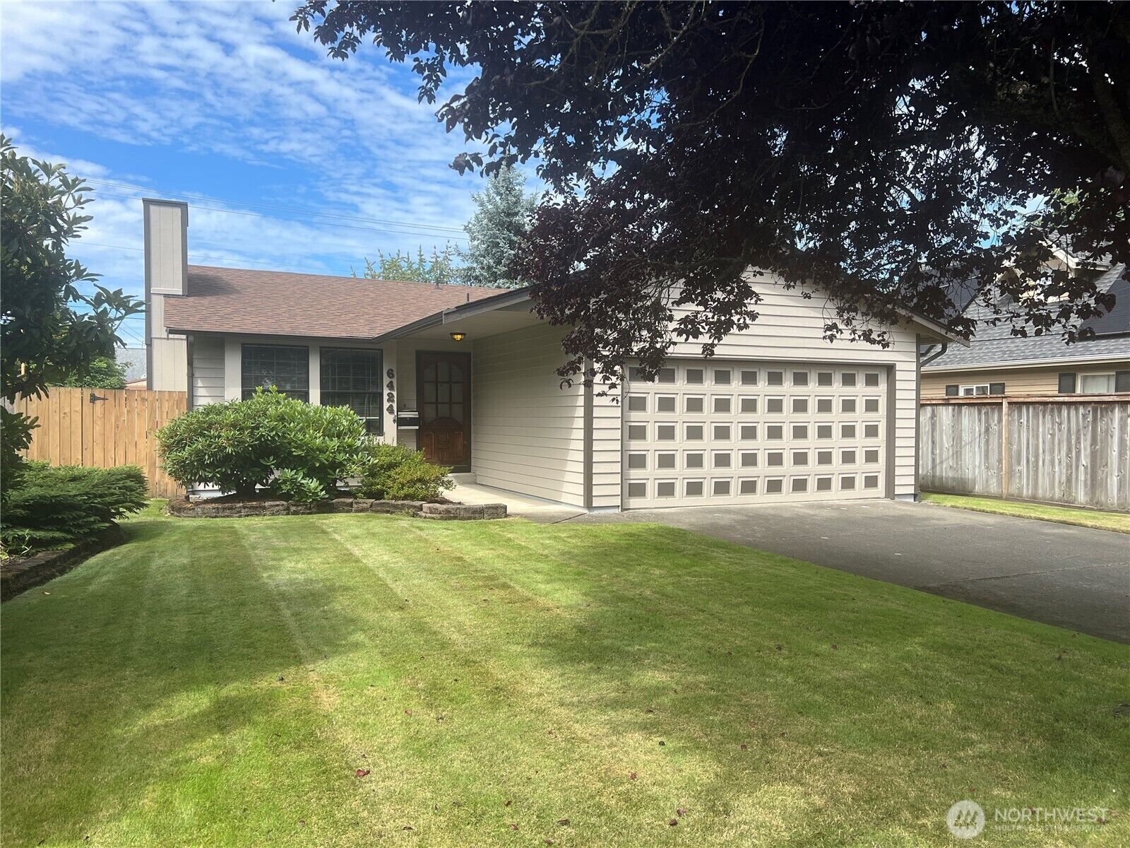 Property Photo:  6424 S Alder Street  WA 98409 