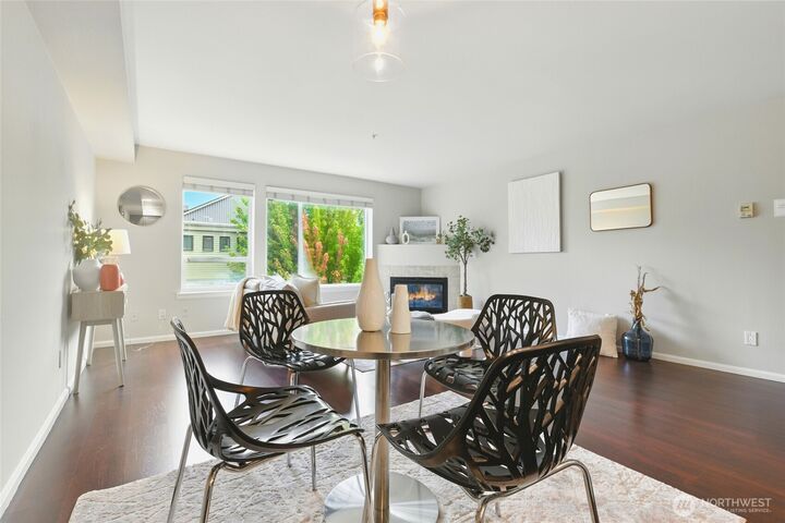 Property Photo:  559  McGraw Street 204  WA 98109 