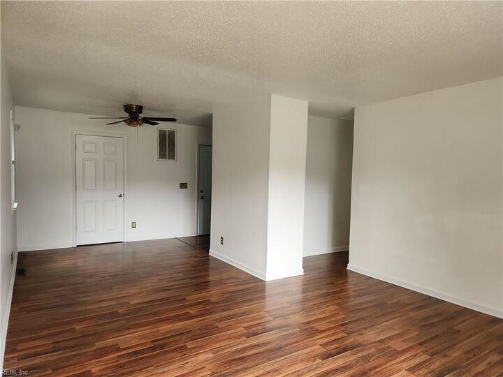 Property Photo:  902 Liston Ln  VA 23703 