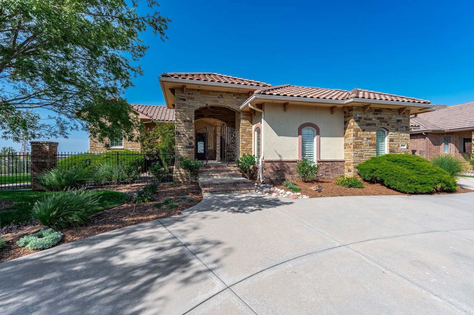 Property Photo: 3426 N Beach Club Cir KS 67205