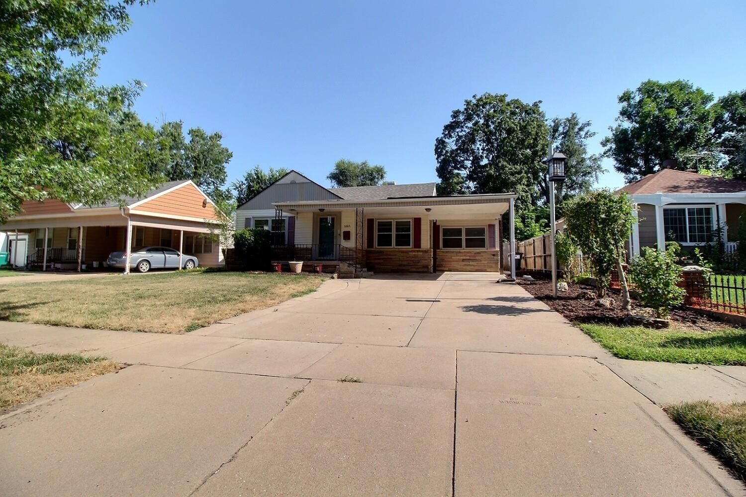 Property Photo: 2203 E Menlo St KS 67211