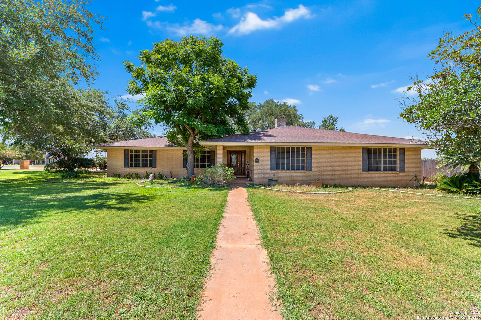 Property Photo:  198 Encino Drive  TX 78061 