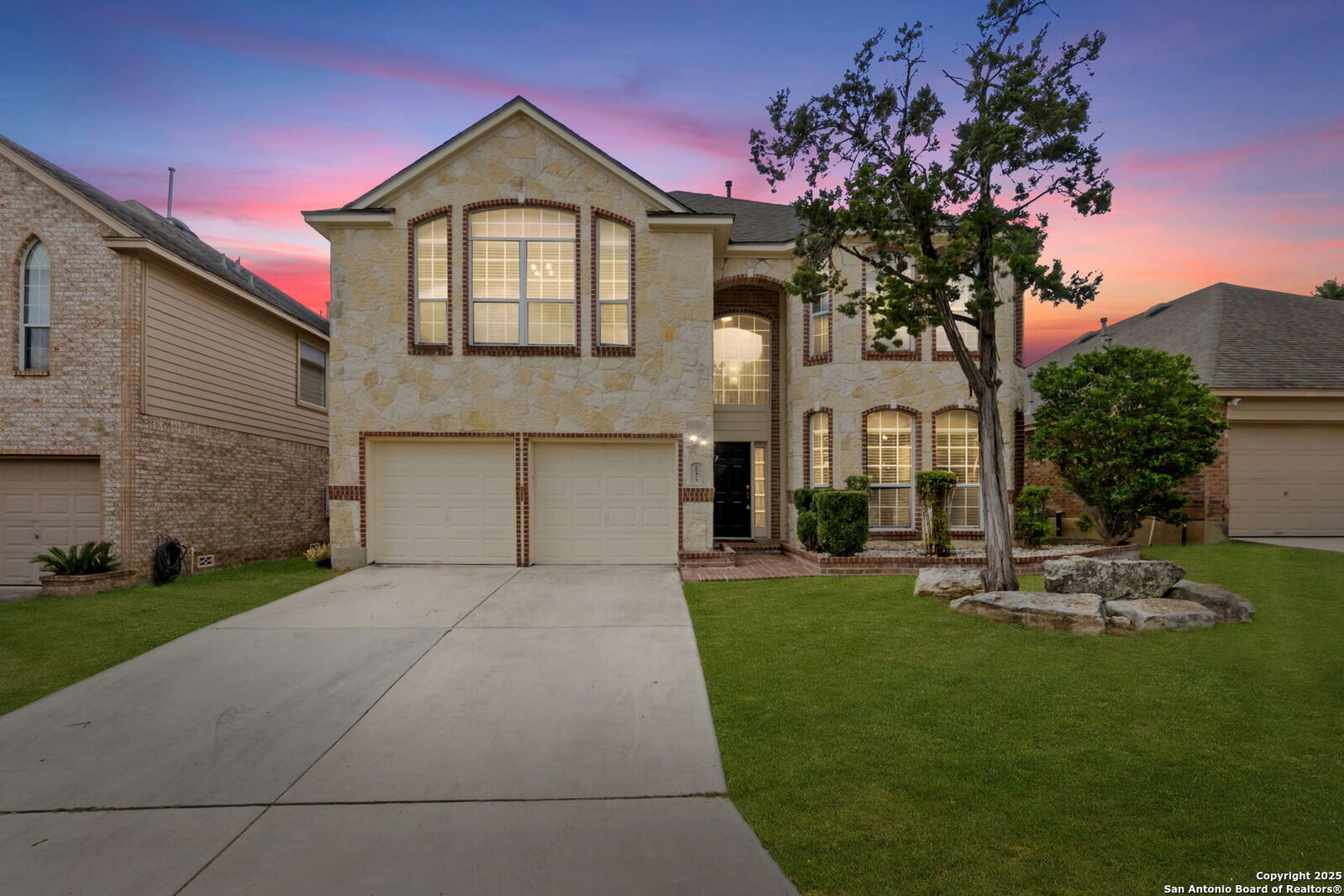 Property Photo: 26415 Walden Oak TX 78260