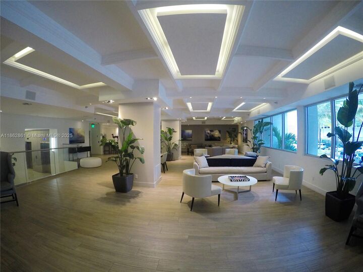 Property Photo:  100 Lincoln Rd 1405  FL 33139 