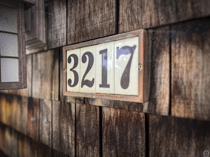 Property Photo: 3217 SW 33rd Ct KS 66614