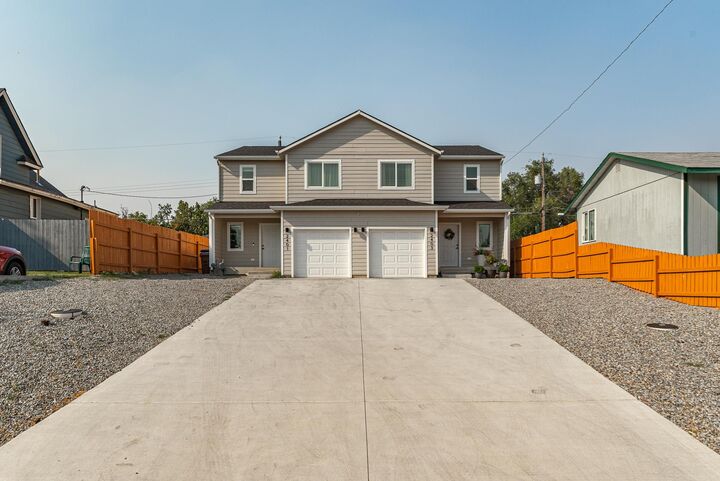 Property Photo:  2401 E Longfellow Ave  WA 99207 