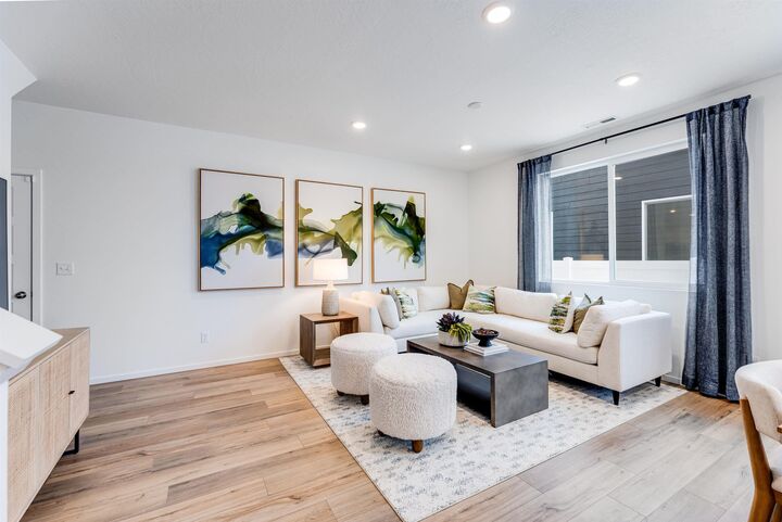 Property Photo:  2702 N Broadwing Ln  WA 99019 