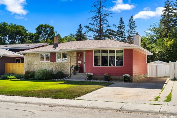 Photo de la propriété:  122 Compton Road  SK S4S 2Y3 