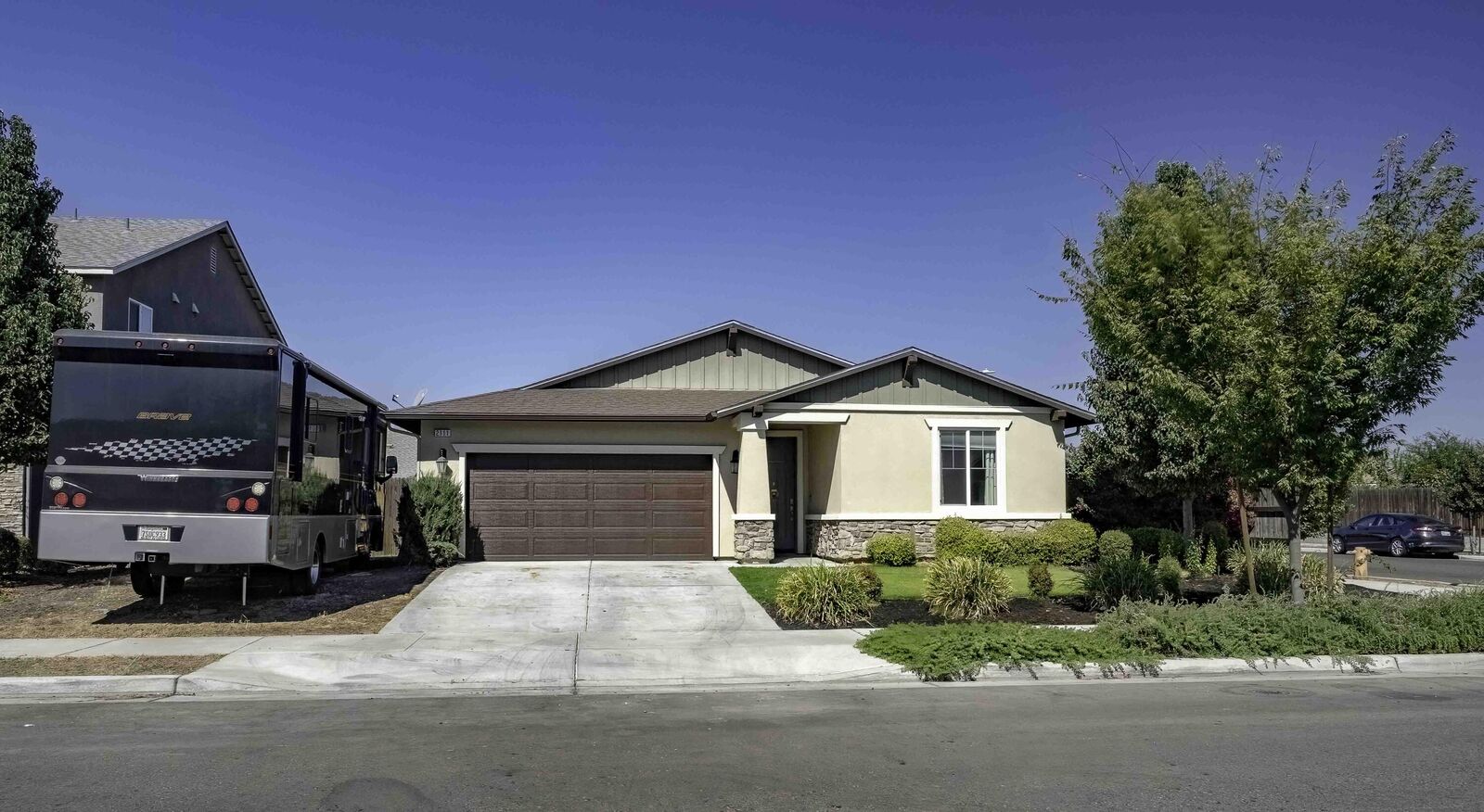 Property Photo: 2111 N Rinaldi Court CA 93291