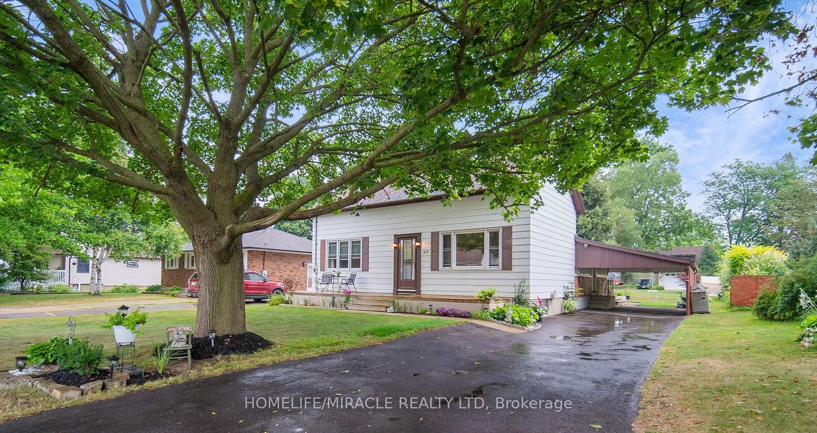 Property Photo:  69 Bee Street  ON N4S 3Z2 