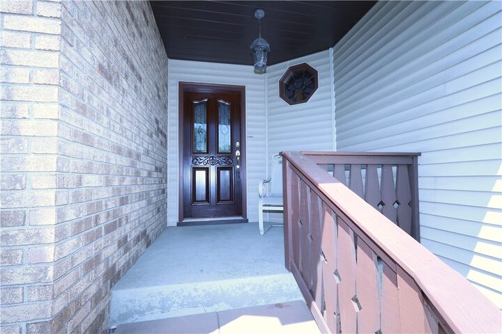 Property Photo: 106 Hedgewood Circle PA 15601