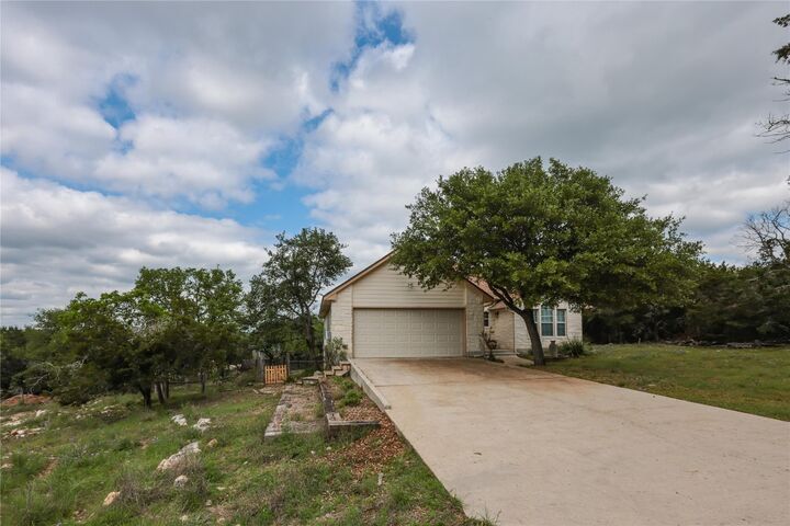 Property Photo: 8 Rosewood Circle TX 78676