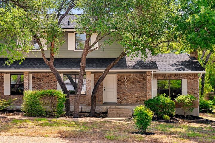 Property Photo: 10905 Chateau Hill TX 78750