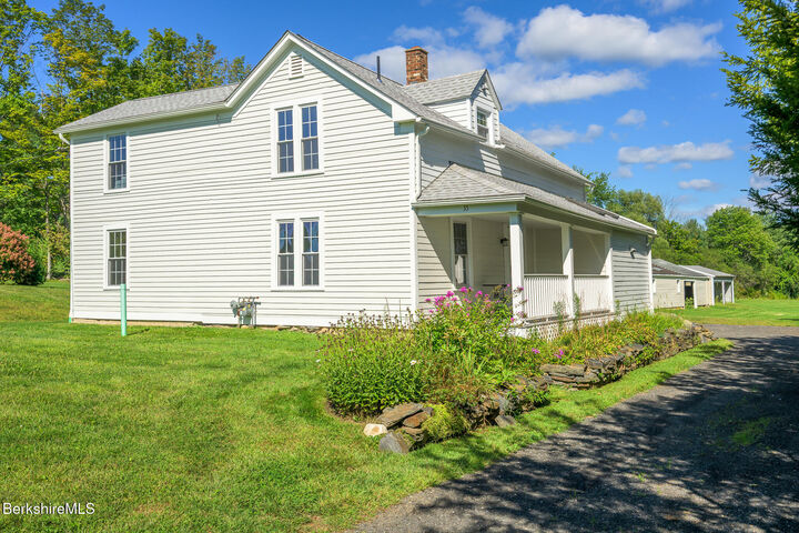 35 Chapman Rd  Pittsfield MA 01201 photo