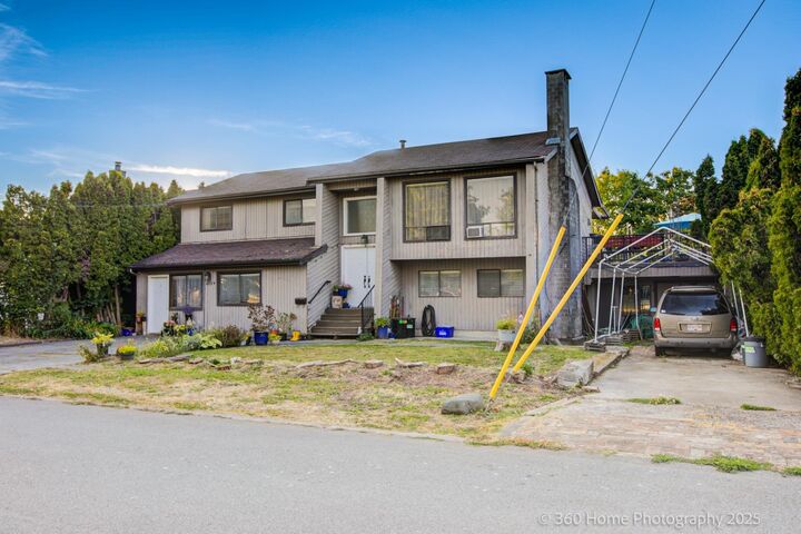 Property Photo: 4529 Savoy Street BC V4K 1P4