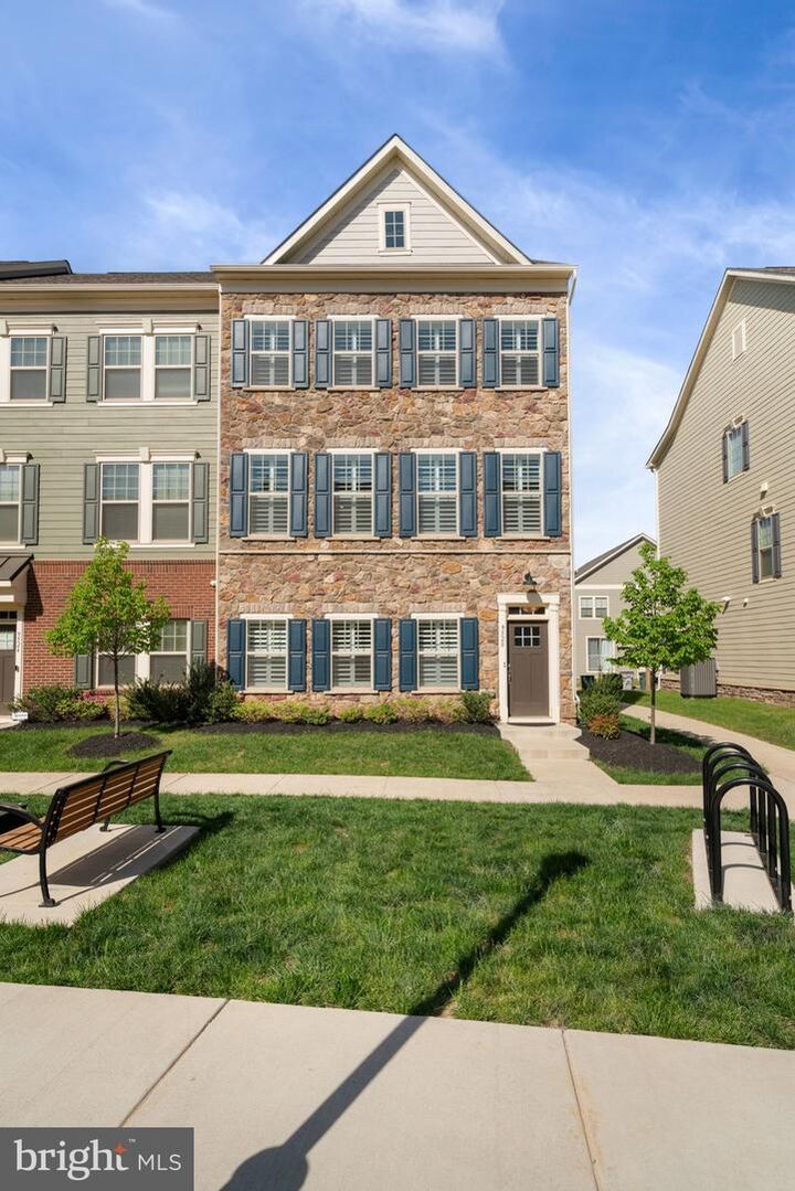 Property Photo: 9520 Barnes Loop VA 20110