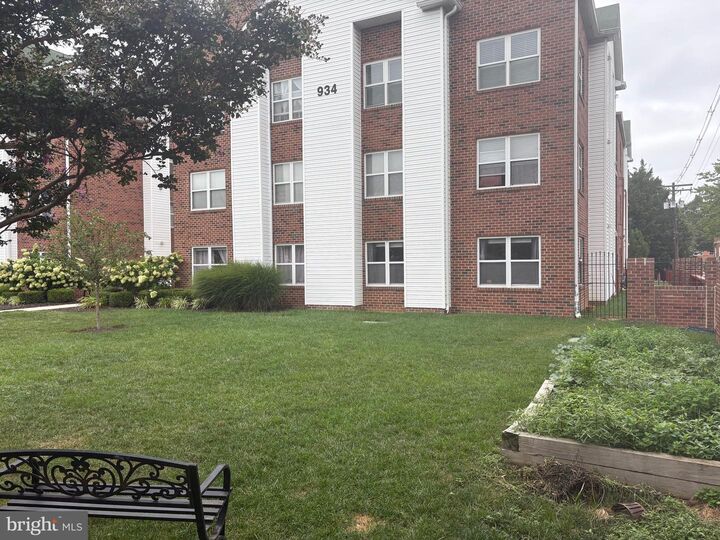 934 Bay Ridge Avenue 208  Annapolis MD 21403 photo