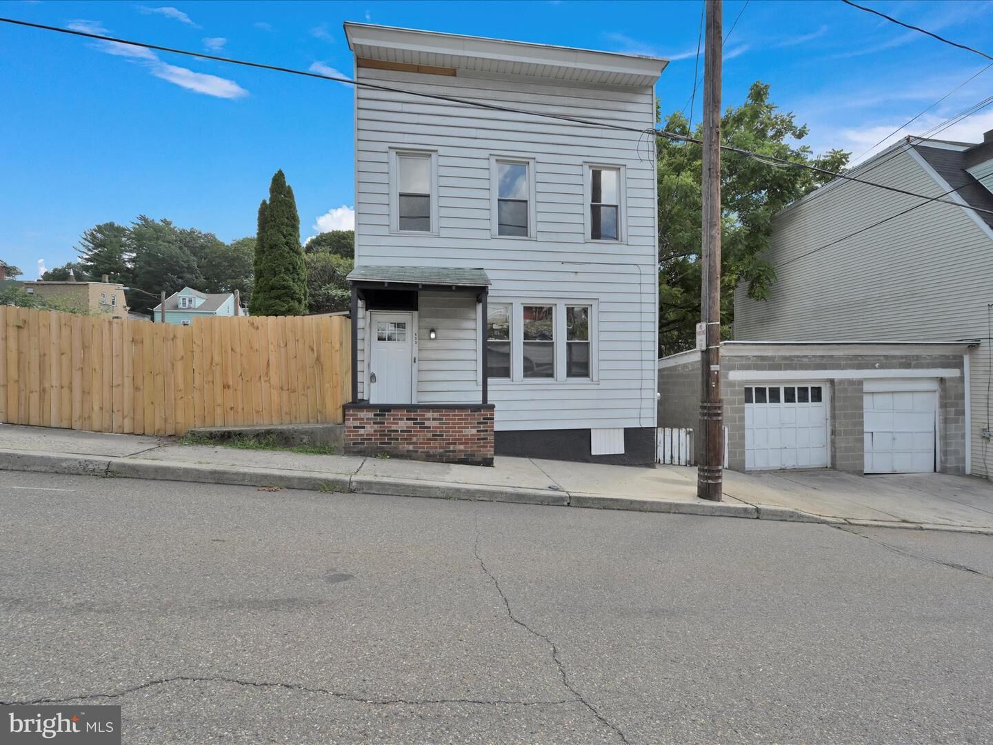 Property Photo: 533 E Market Street PA 17901