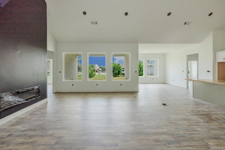 Property Photo: 7452 Northwood Dr AR 72019