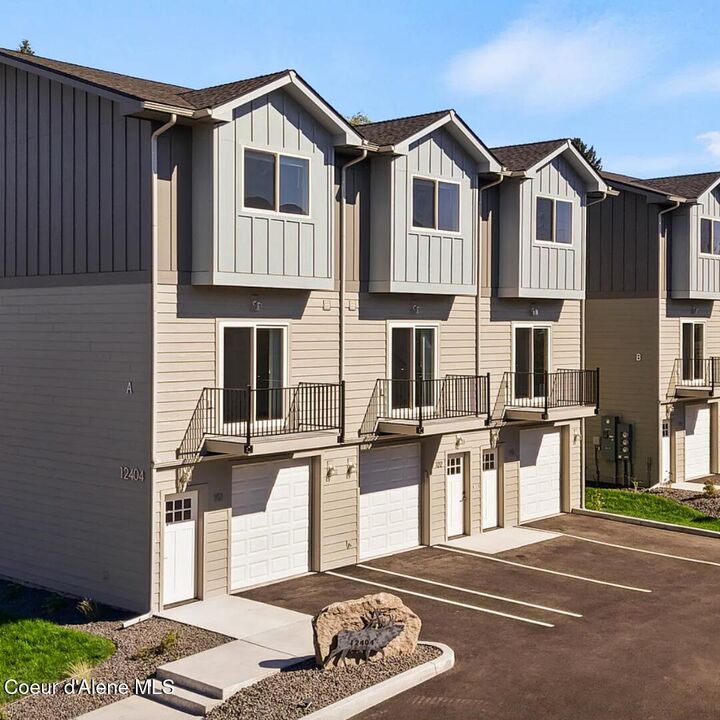 12404 E Olive Ave  Spokane WA 99201 photo
