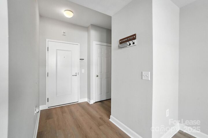 Property Photo: 718 W Trade Street 302 NC 28202