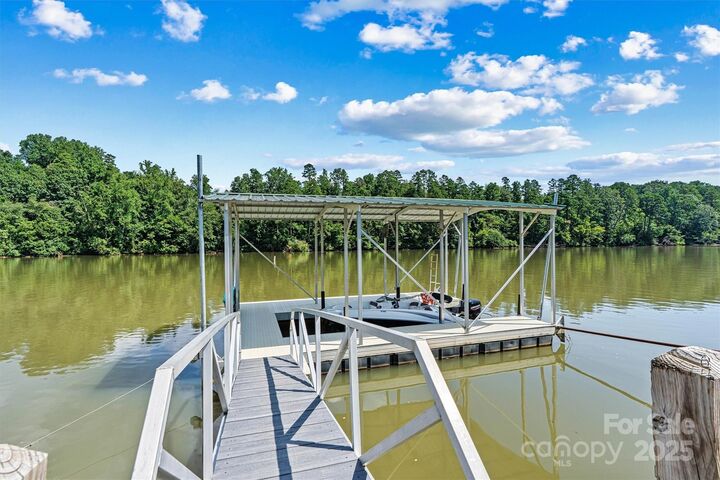 Property Photo: 209 Catawba Avenue NC 28601