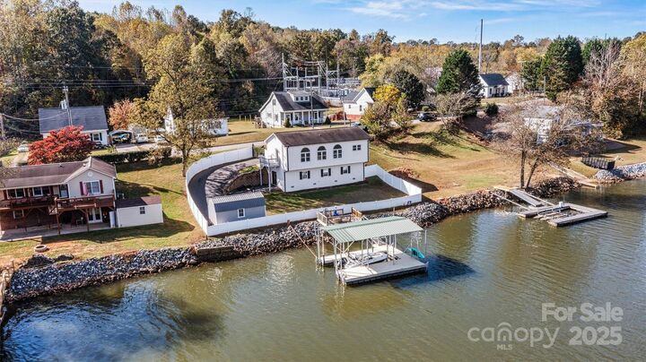 Property Photo: 209 Catawba Avenue NC 28601