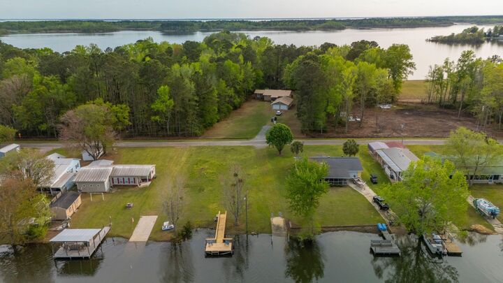 Property Photo: 1187 Blackberry Bush Road SC 29148
