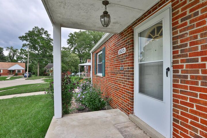 Property Photo:  1523 Gardenwood Court  OH 45231 
