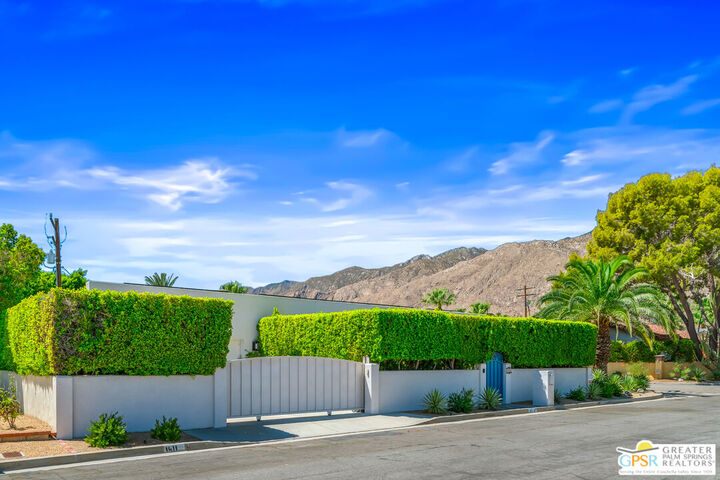 Property Photo: 1411 E Buena Vista Dr CA 92262