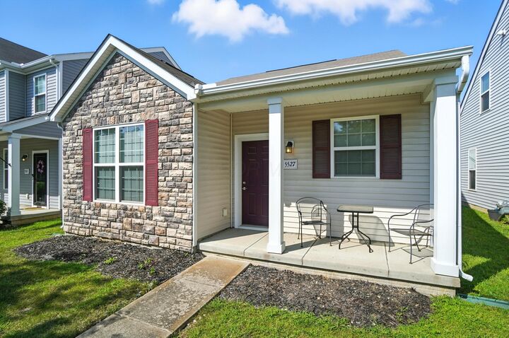 Property Photo:  5527 Eagle River Drive  OH 43016 