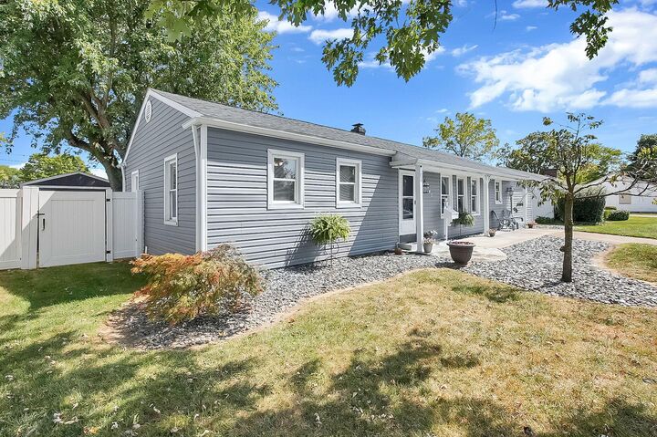 Property Photo:  1040 Sunshine Street  OH 43113 