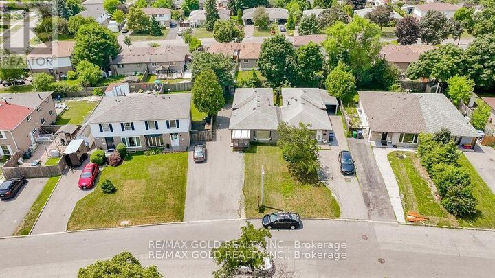 Photo de la propriété: 10 Edenridge Drive ON L6T 3B1