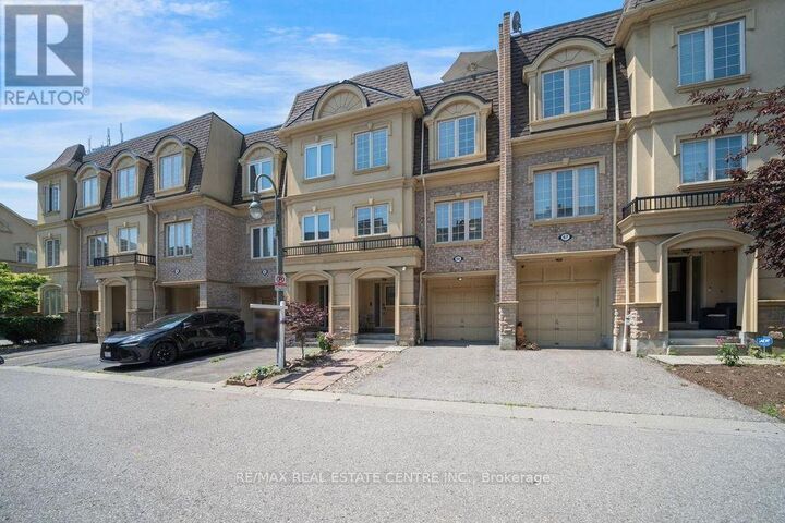 Property Photo:  1250 St. Martins Drive 66  ON L1W 0A2 