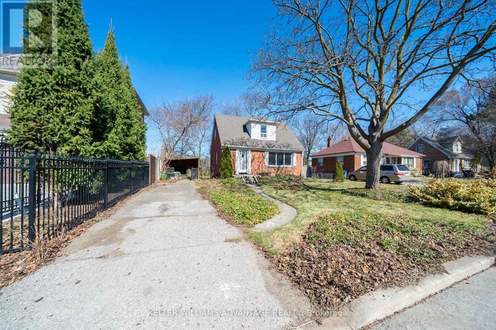 Property Photo:  144 Upper Canada Drive North  ON M2P 1S8 