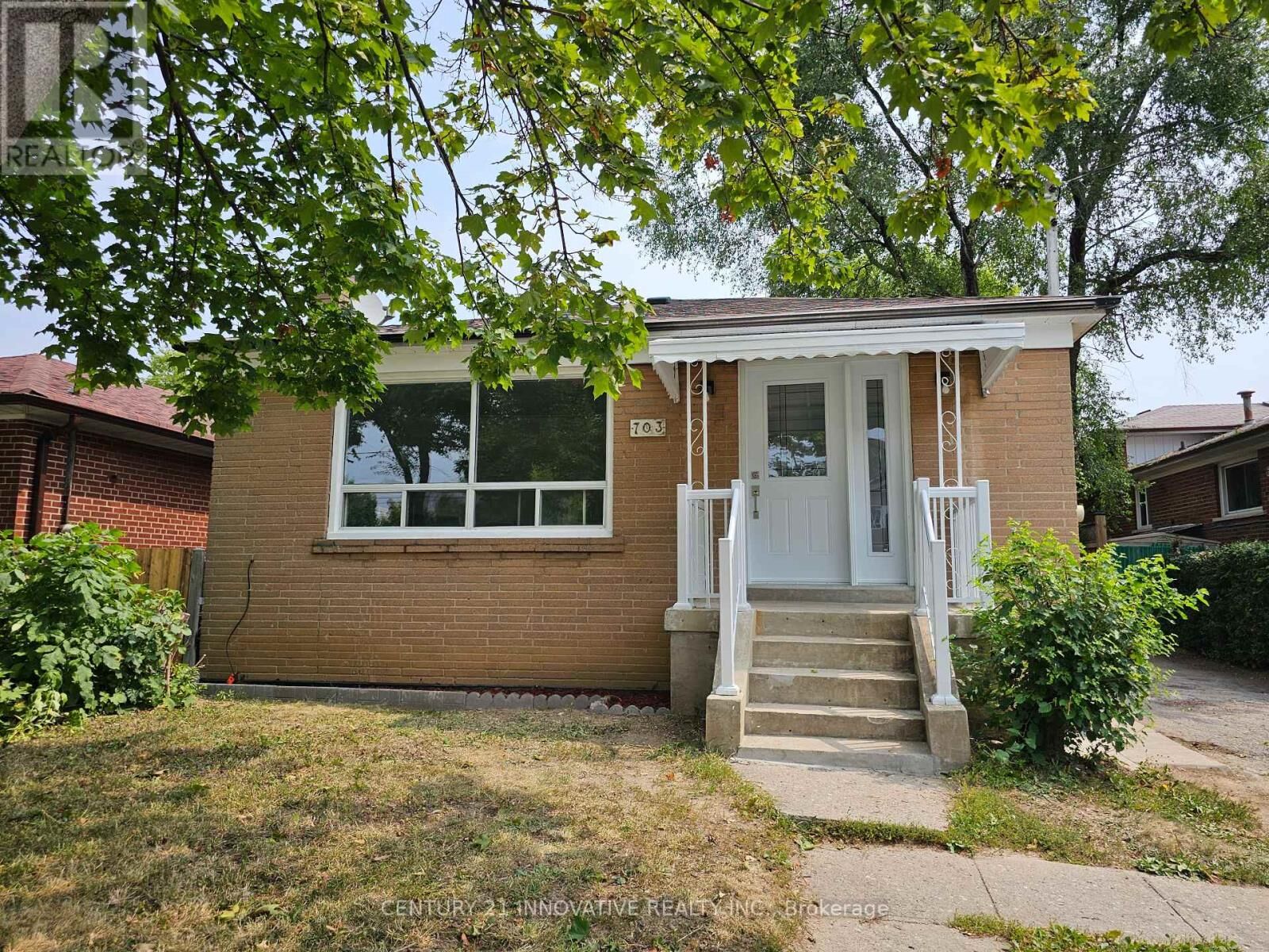 Property Photo: 703 Midland Avenue ON M1K 4E3