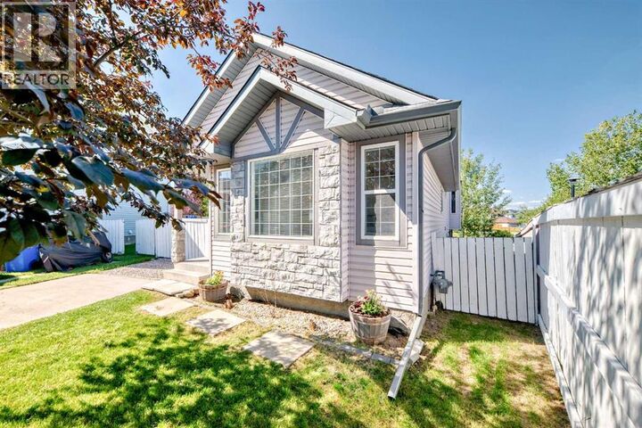 Property Photo: 22 Harvest Rose Place Northeast AB T3K 4M6