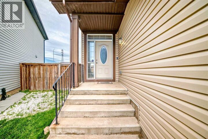 Property Photo: 117 Covebrook Bay Northeast AB T3K 0B1