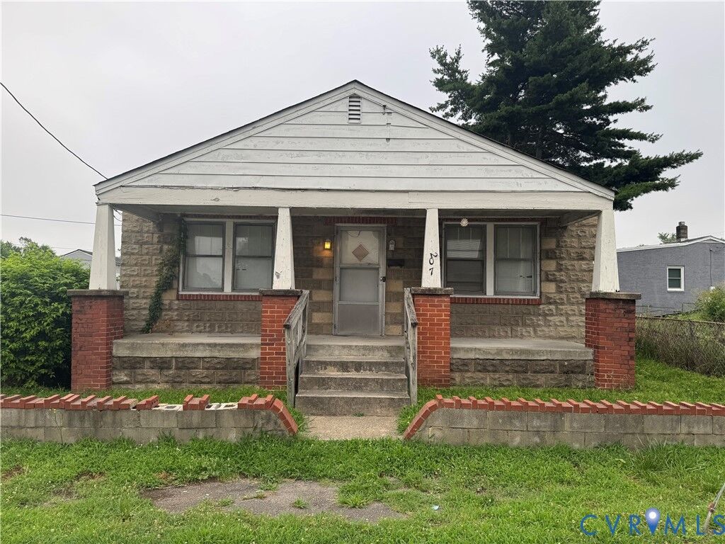 Property Photo:  207 N Old Church Street  VA 23803