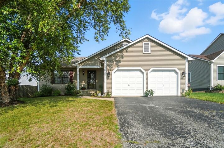 Property Photo: 2402 Rock Creek Court OH 43123