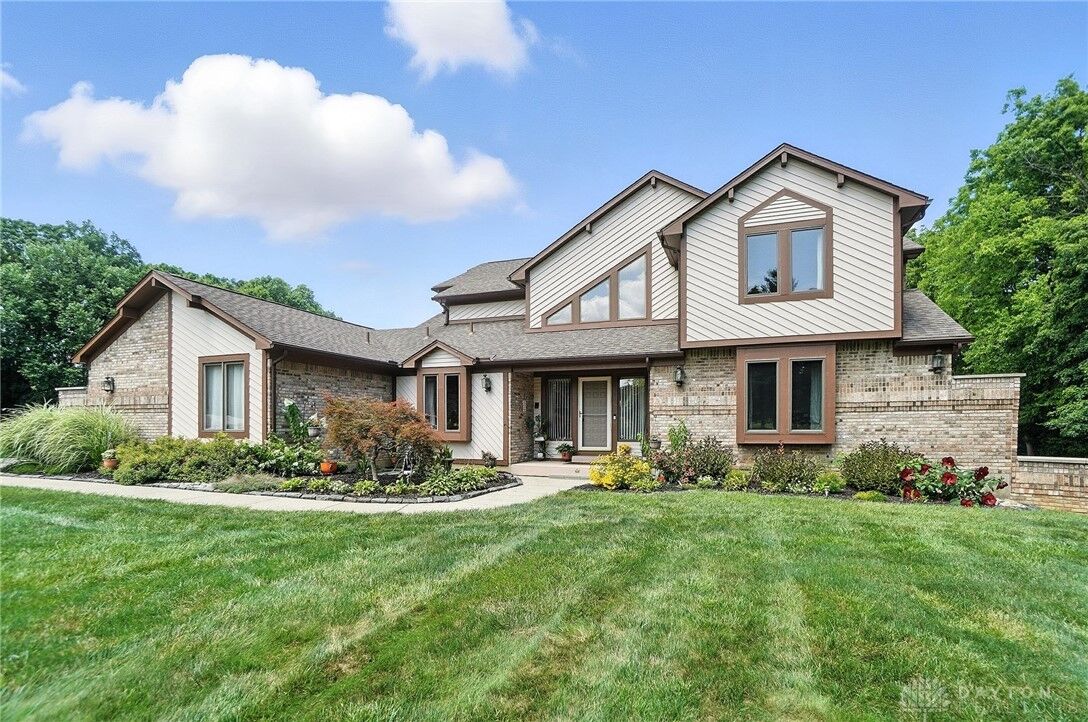 Property Photo:  2720 Westminster Way  OH 45066 