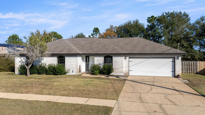 Property Photo:  2240 Prytania Circle  FL 32566 