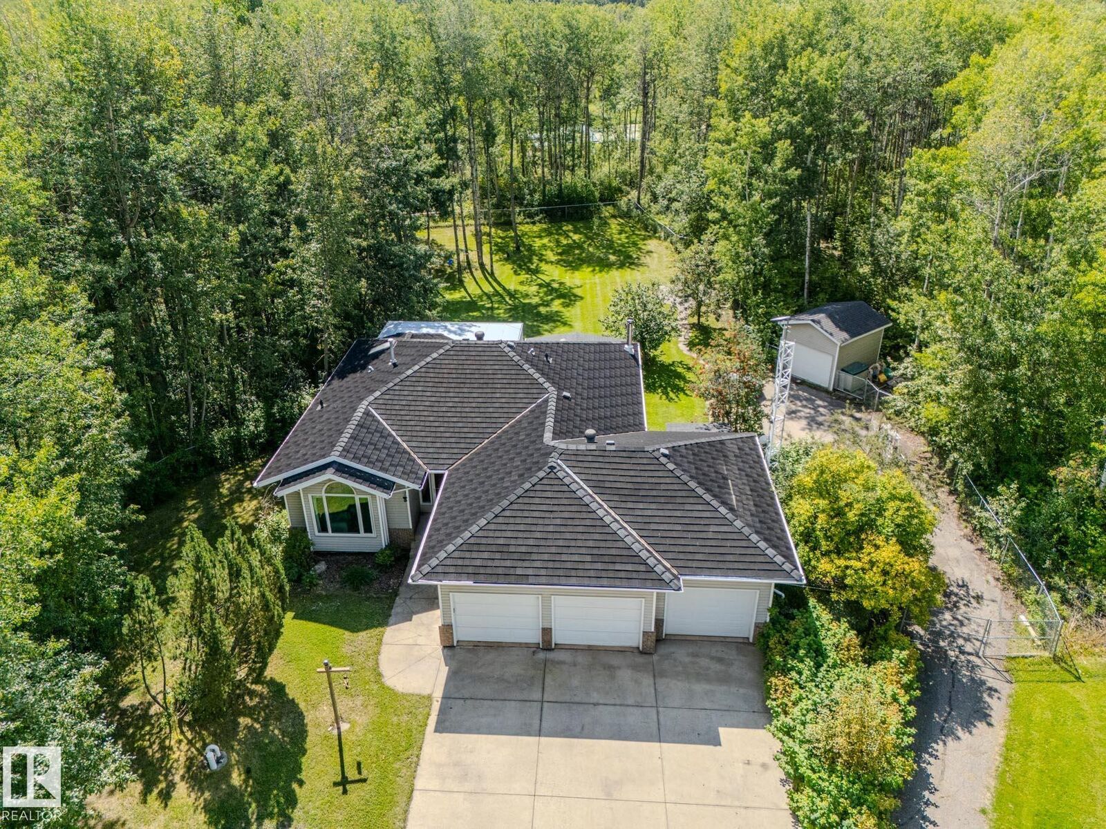 Property Photo: 54029 Rge Road 275 9 AB T7X 3S6