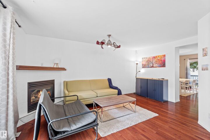 Photo de la propriété:  10516 108 Avenue NW  AB T5H 4M8 