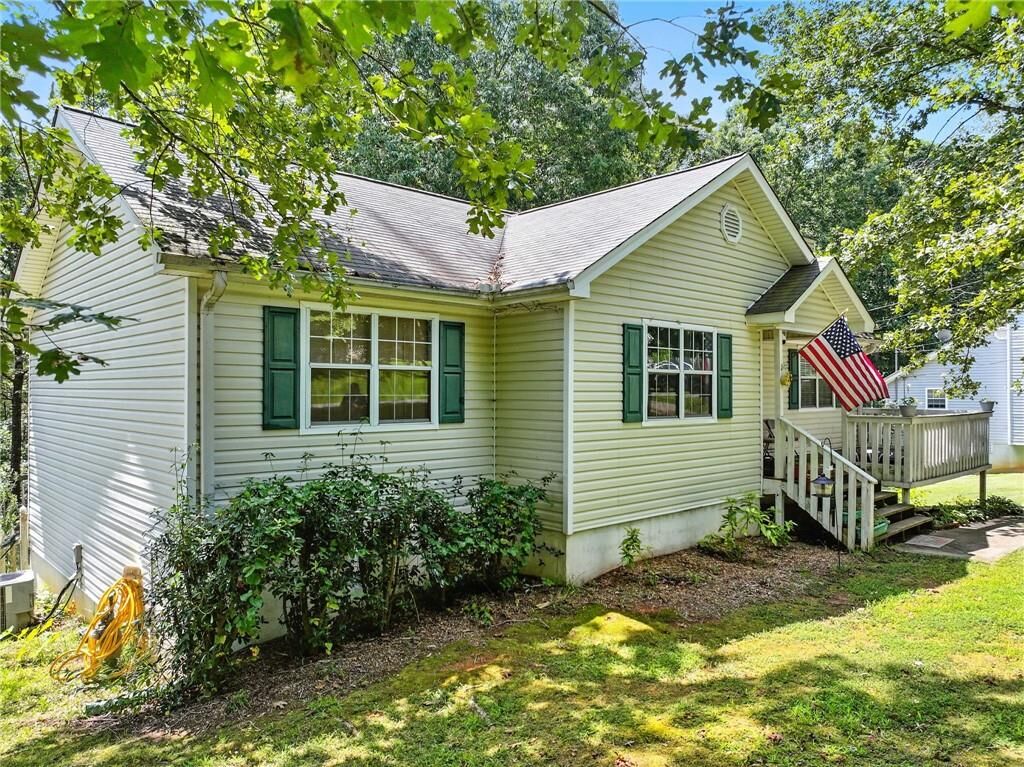 Property Photo:  255 Deer Run  GA 30143 