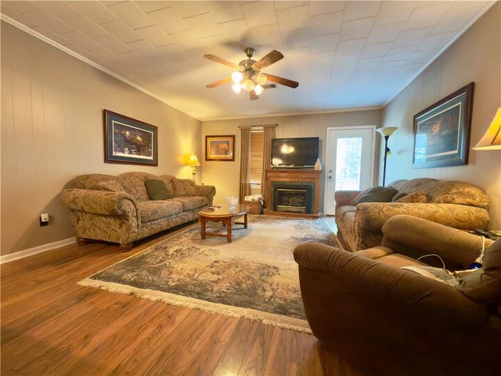 Property Photo:  727 Browntown Road  LA 71342 