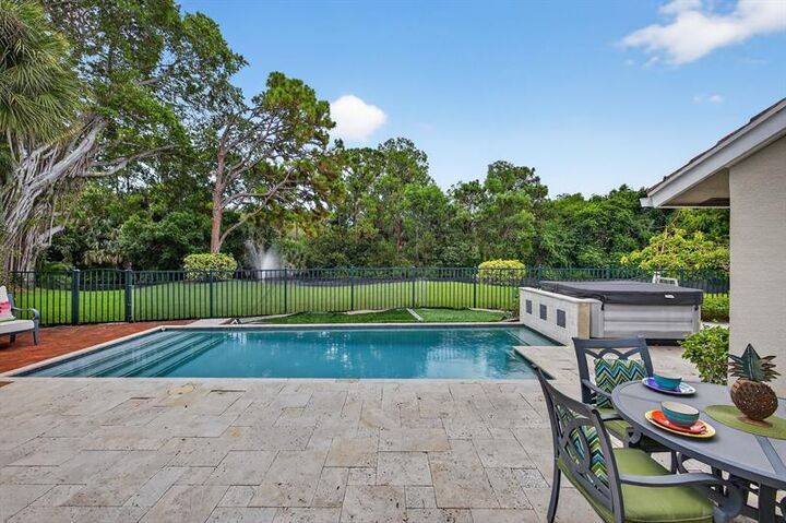 Property Photo: 2754 Deer Creek Kelly Brooke Ln FL 33442